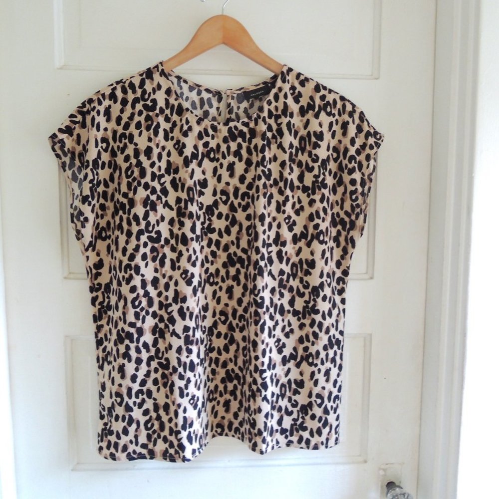 Halogen Tan & Black Leopard Print Cap Sleeve Keyhole Top M